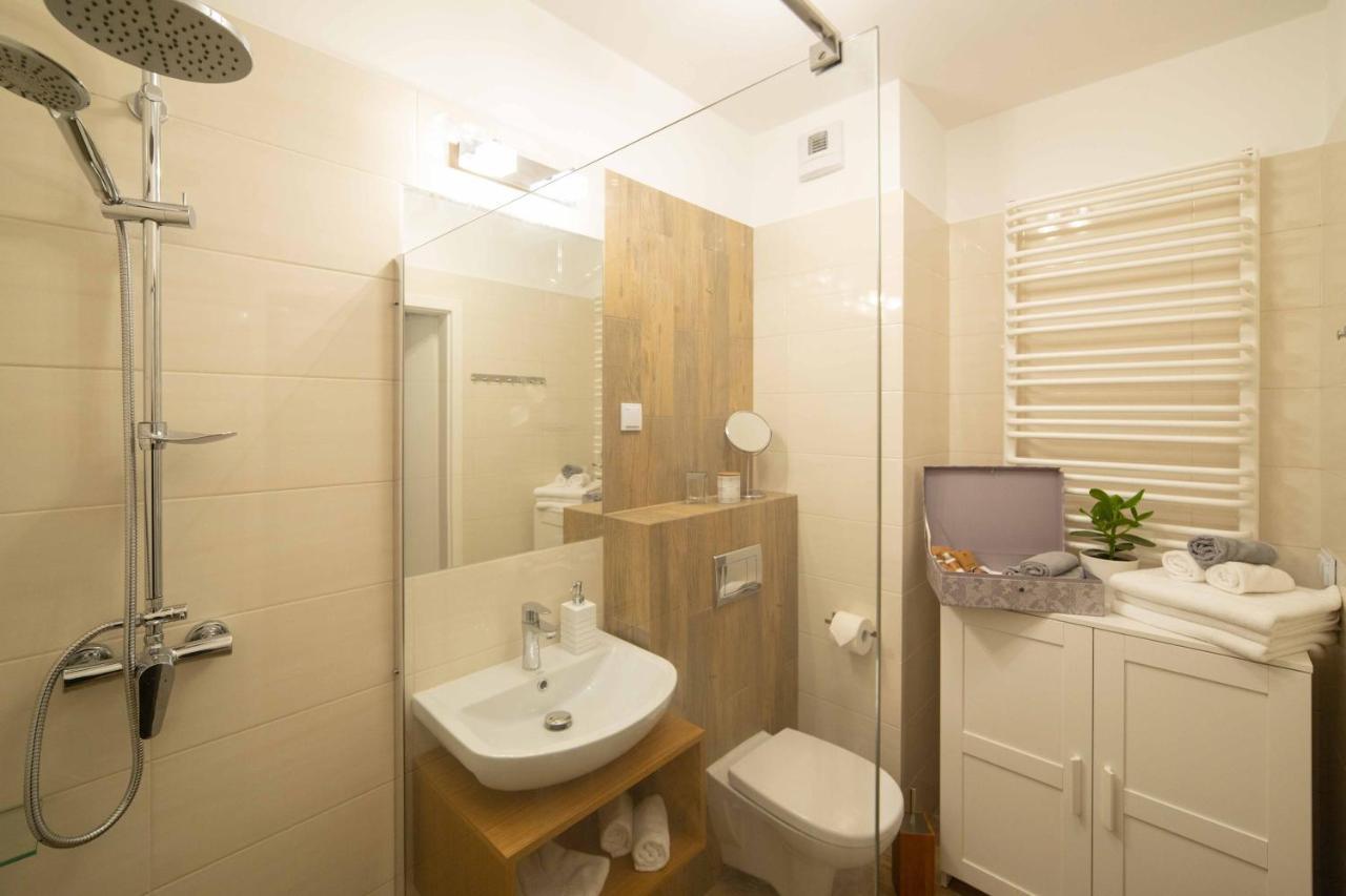 3D Spring Apartments Krakow Luaran gambar